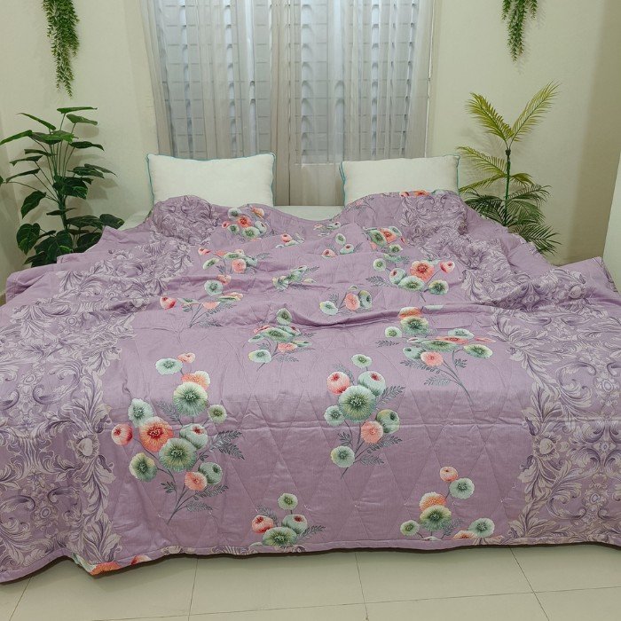 Lavender Aristocrat Bloom Premium AC Quilt — Indulge in Pure Luxury & Serenity