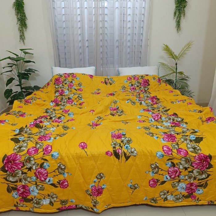 Opulent Golden Rose Heritage Printed AC Quilt — Where Royal Elegance Meets Supreme Comfort